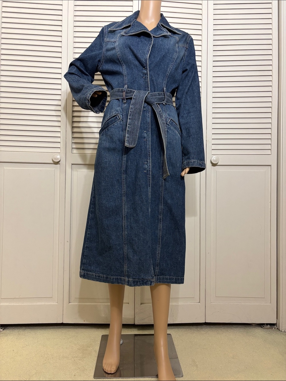 Vintage Guess Dark Blue Denim Trench Coat with Belt Large